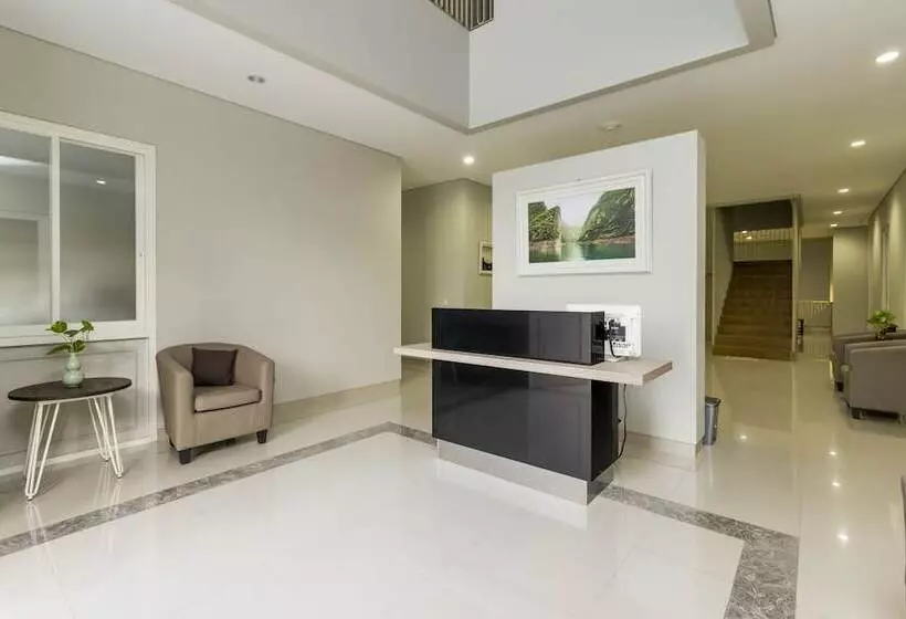 ホテル Reddoorz Plus @ Patal Senayan