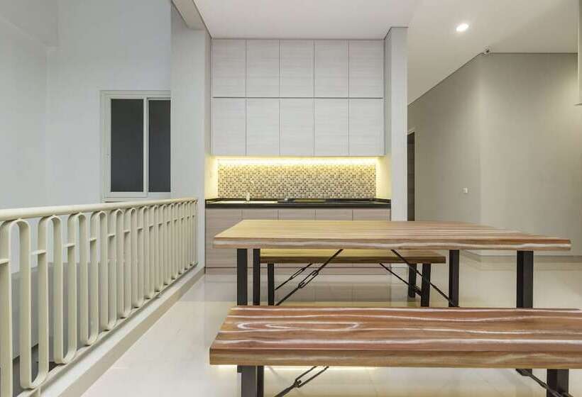 Hotel Reddoorz Plus @ Patal Senayan