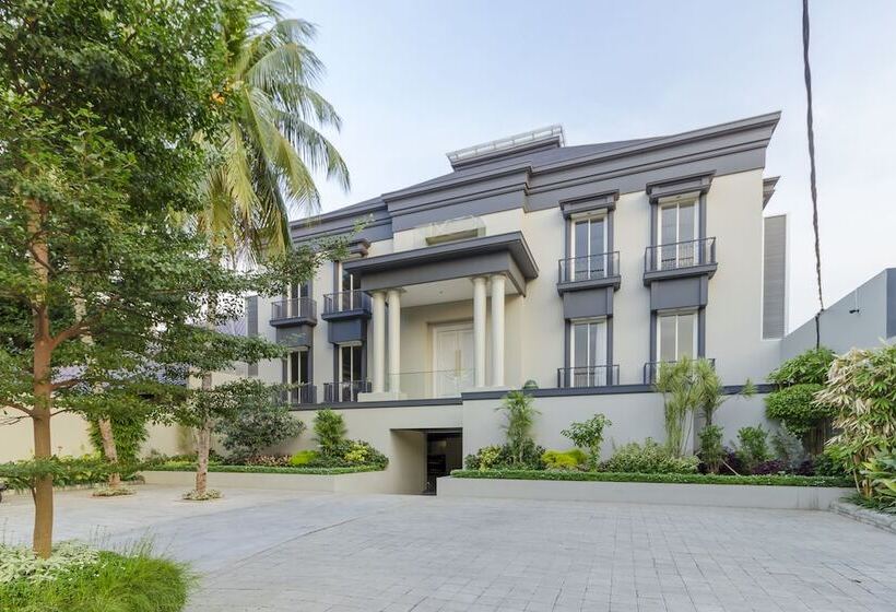 Hotel Reddoorz Plus @ Patal Senayan