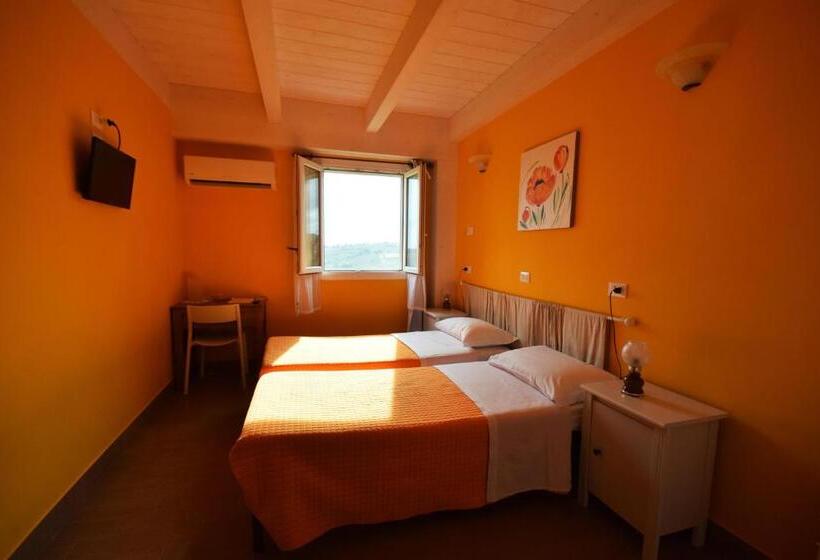 فندق ريفى Agriturismo Al Rifugio Divino