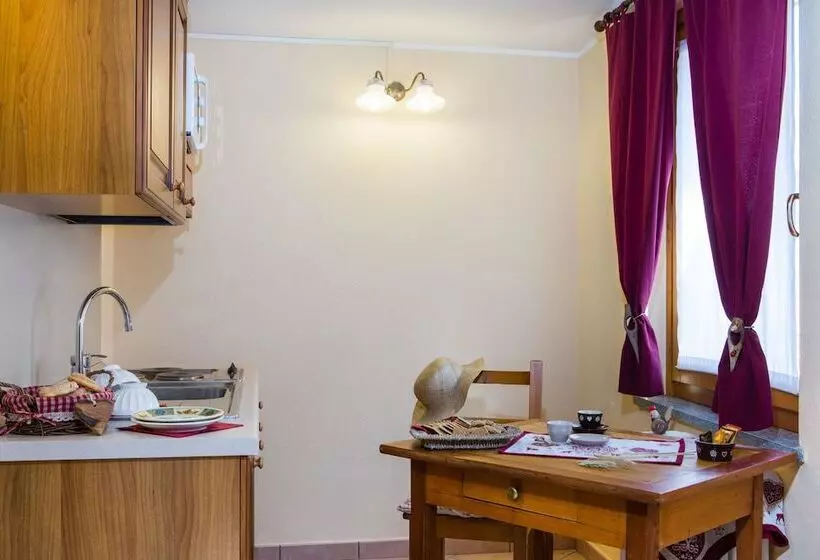 Maaseutuhotelli Agriturismo Lou Rosé