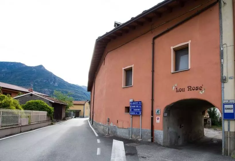 Maaseutuhotelli Agriturismo Lou Rosé