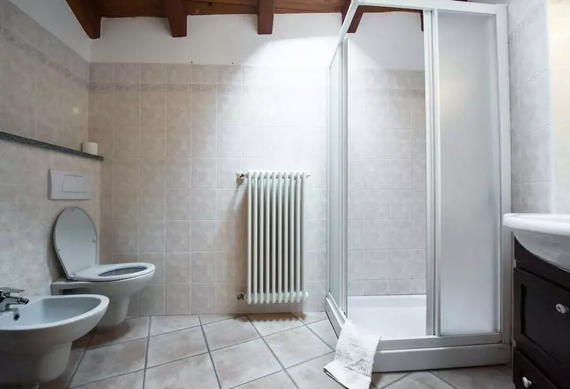 Maaseutuhotelli Agriturismo Lou Rosé