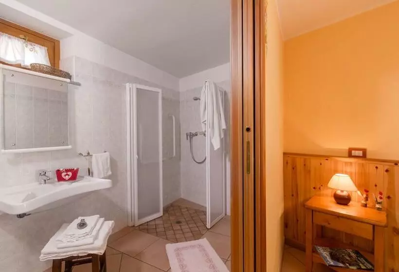 Maaseutuhotelli Agriturismo Lou Rosé