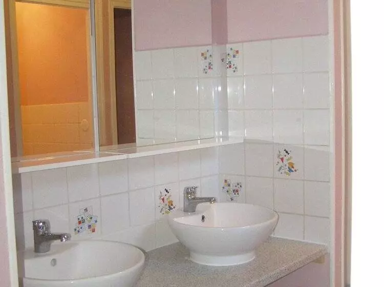 Majatalo Grand Gîte à La Ferme Du Charmois