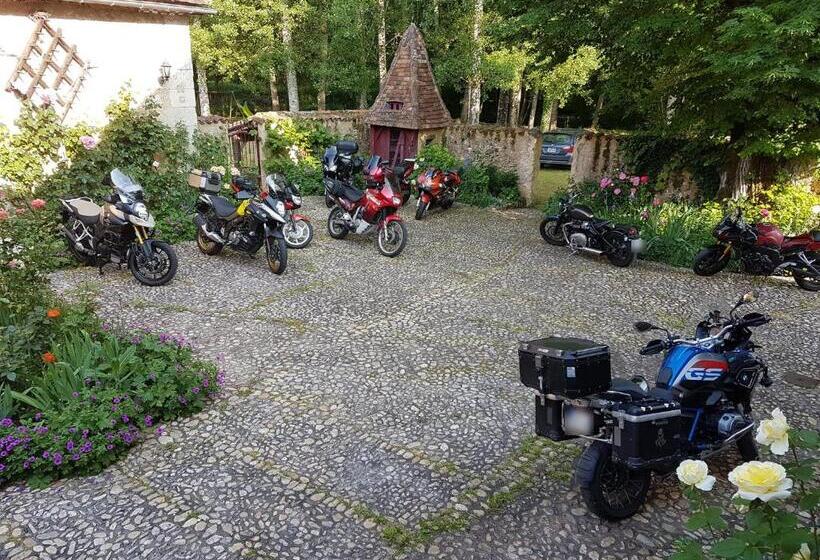 פנסיון La Bastide Du Roy