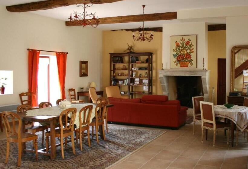 פנסיון La Bastide Du Roy