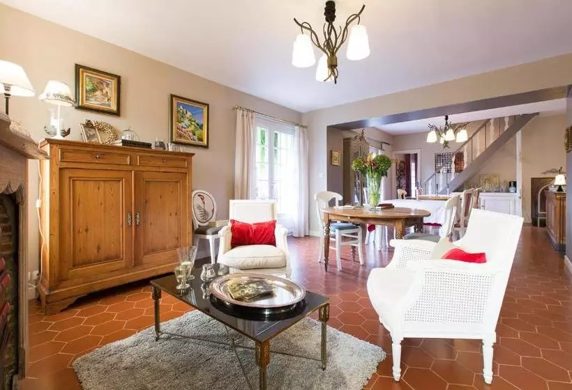 Majatalo Maison D Hôtes  Le Domaine De La Frênaie