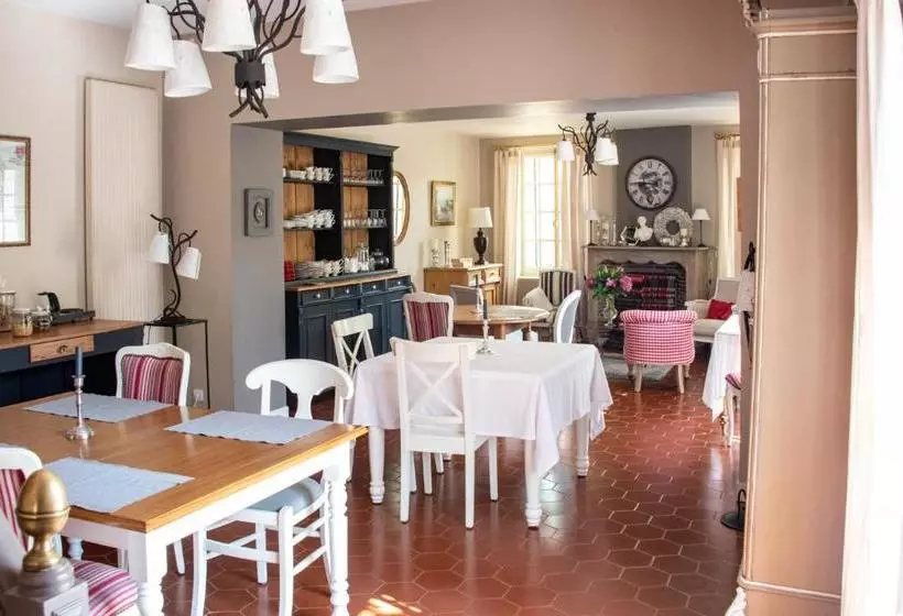 Majatalo Maison D Hôtes  Le Domaine De La Frênaie