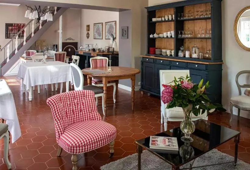 Majatalo Maison D Hôtes  Le Domaine De La Frênaie