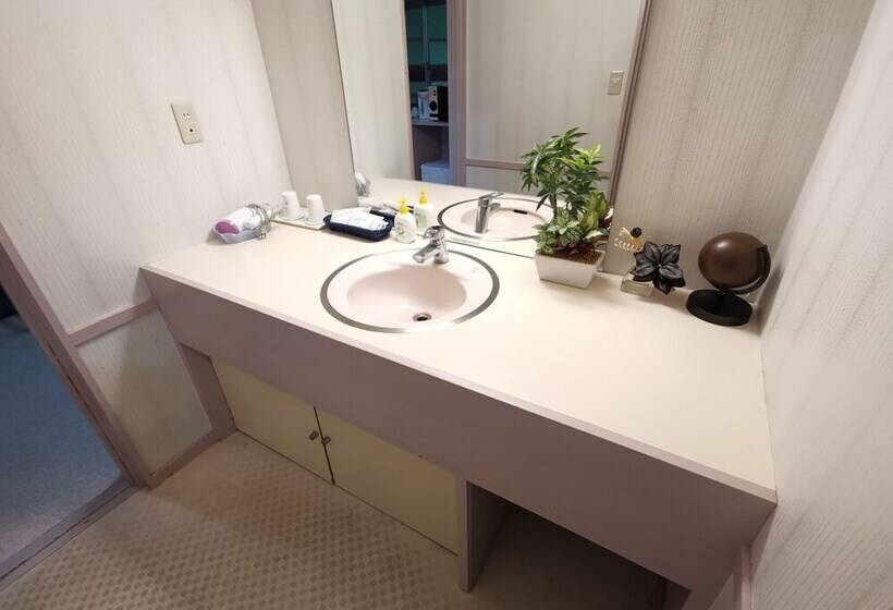 Sakahijiri Hotel In Futtsu