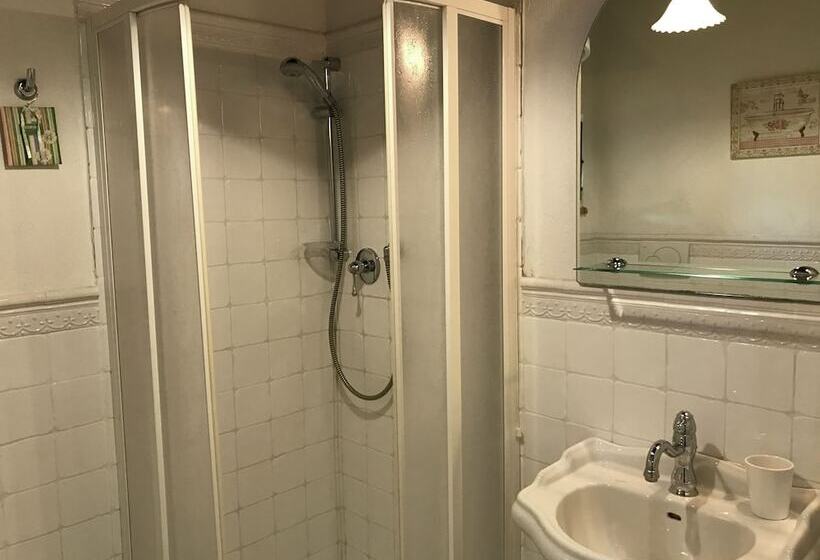 Splendid Cottage In Vergemoli With Barbecue And Garden