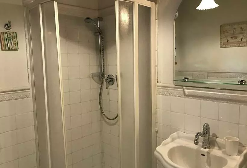 Splendid Cottage In Vergemoli With Barbecue And Garden