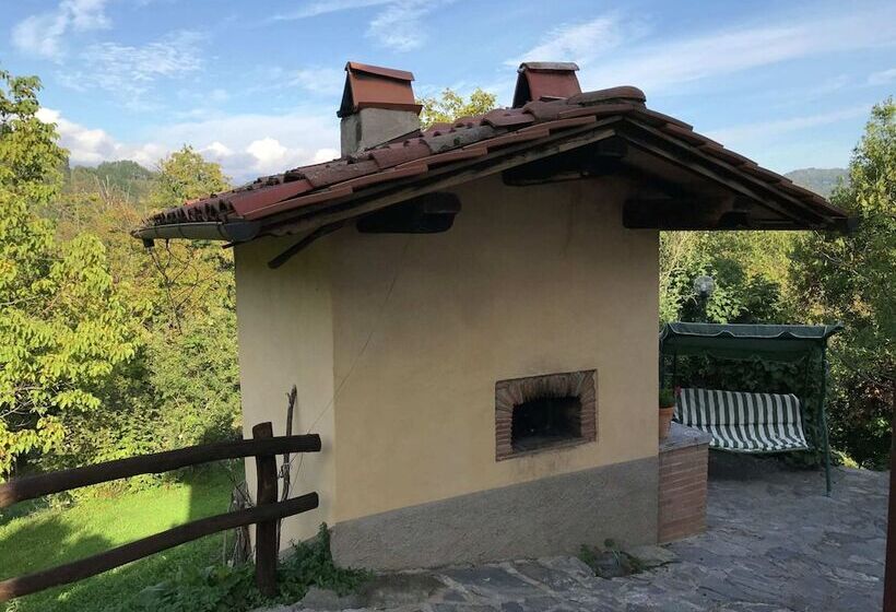 Splendid Cottage In Vergemoli With Barbecue And Garden