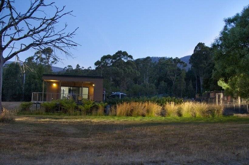 Tyenna River Cottage