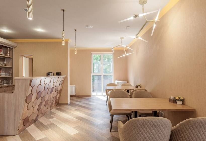 בית מלון כפרי Marton Palace