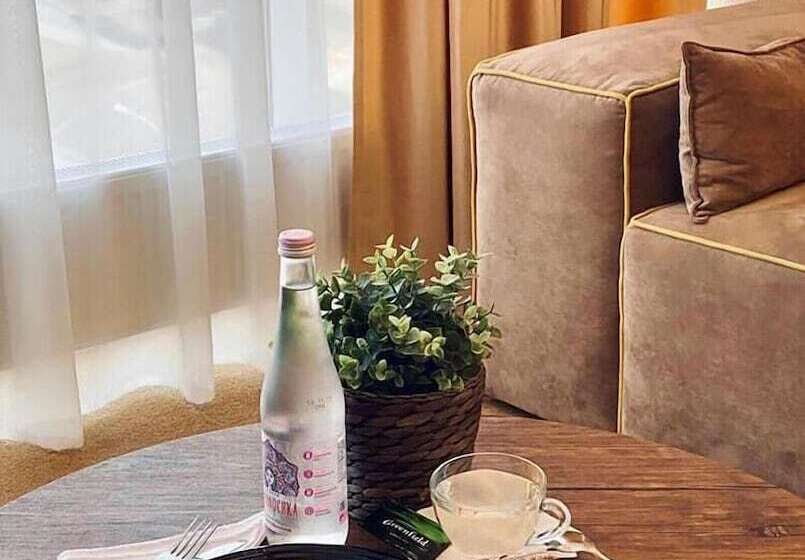 בית מלון כפרי Marton Palace