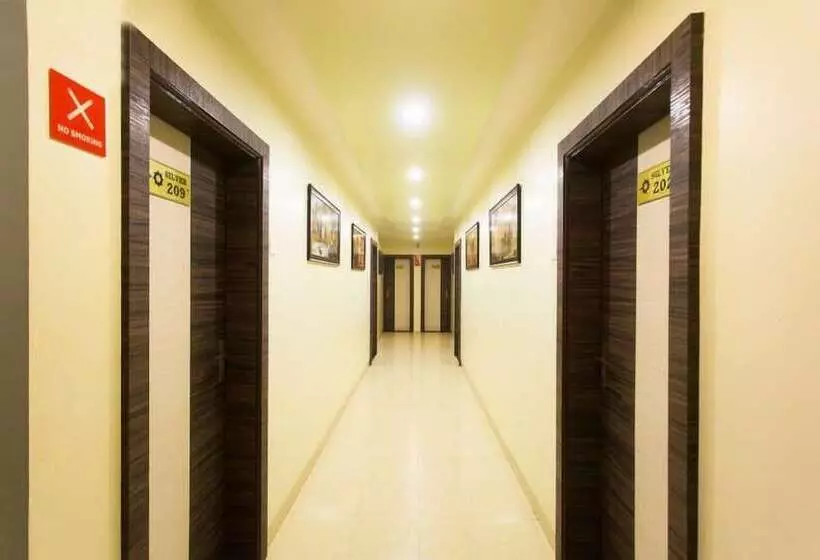 ホテル Shri Niwas Executive