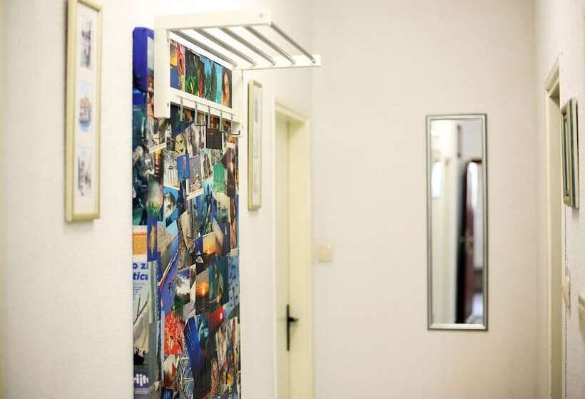 פנסיון Guest House Palm Street