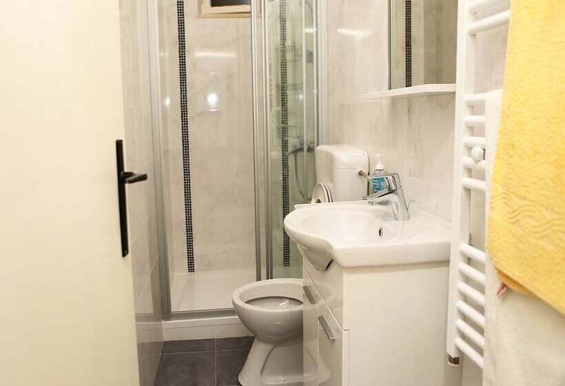 פנסיון Guest House Palm Street