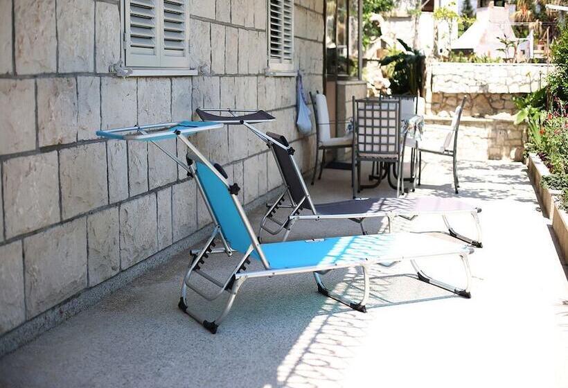 פנסיון Guest House Palm Street