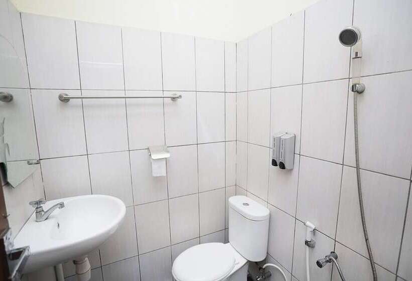 Пансион Reddoorz Near Bundaran Garuda 2