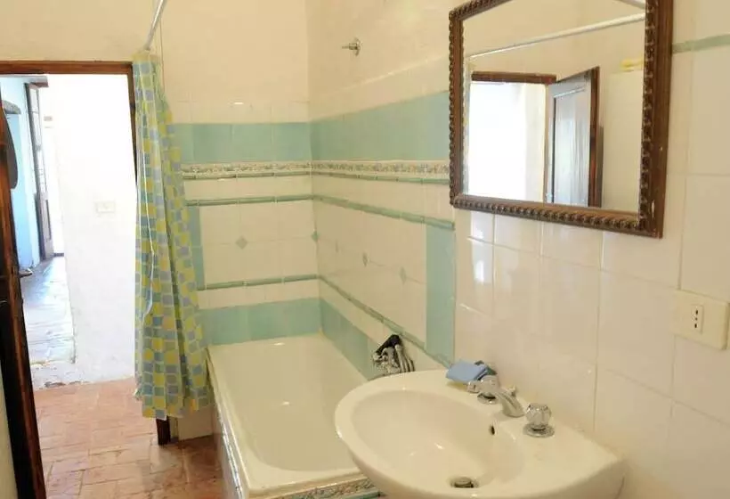 Rustic Cottage In Magione With Garden