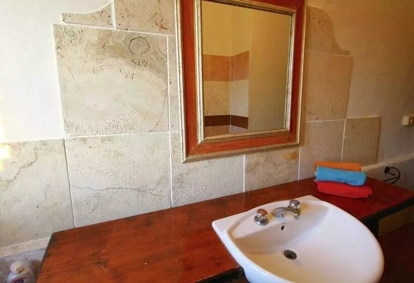 Rustic Cottage In Magione With Garden