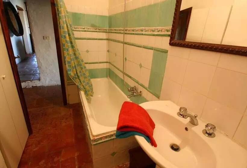 Rustic Cottage In Magione With Garden