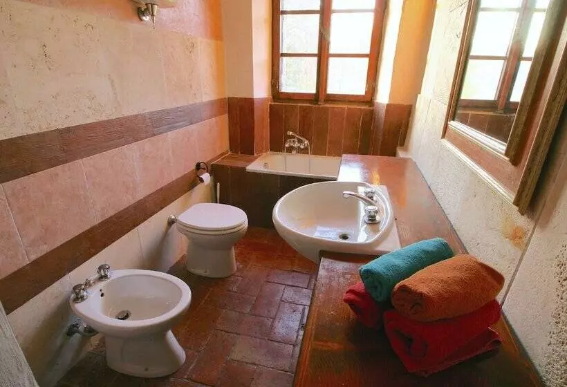 Rustic Cottage In Magione With Garden