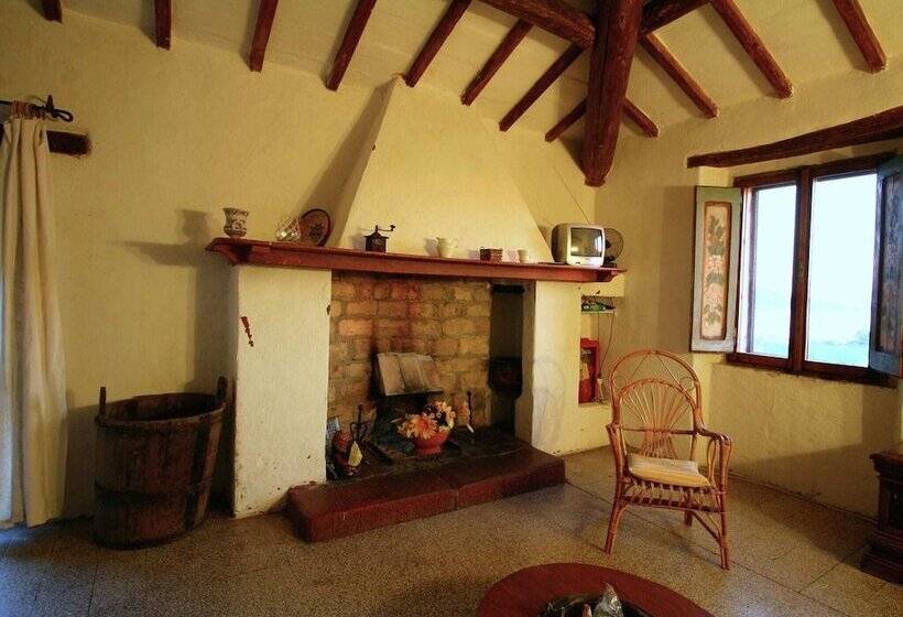 Rustic Cottage In Magione With Garden