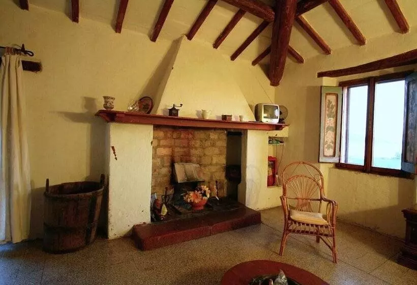 Rustic Cottage In Magione With Garden