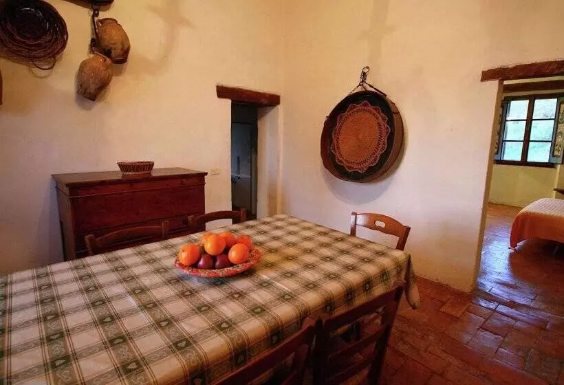 Rustic Cottage In Magione With Garden