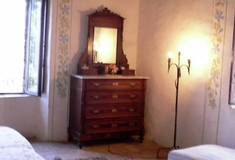 Rustic Cottage In Magione With Garden