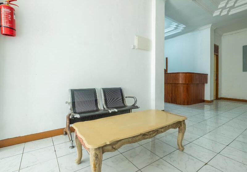 هاستل Oyo 1285 Wisma Marliando