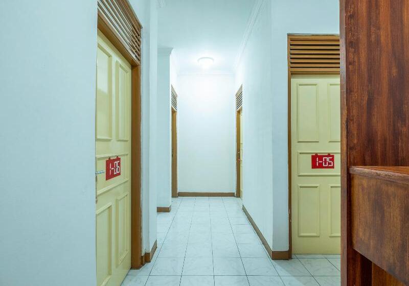 هاستل Oyo 1285 Wisma Marliando