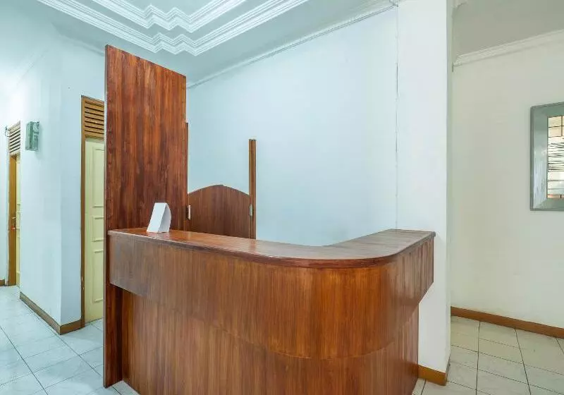 هاستل Oyo 1285 Wisma Marliando