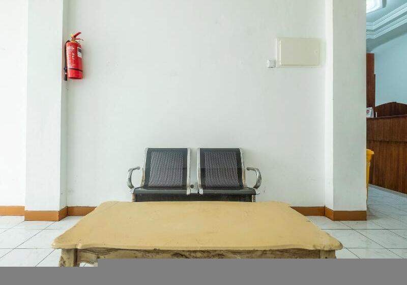 هاستل Oyo 1285 Wisma Marliando