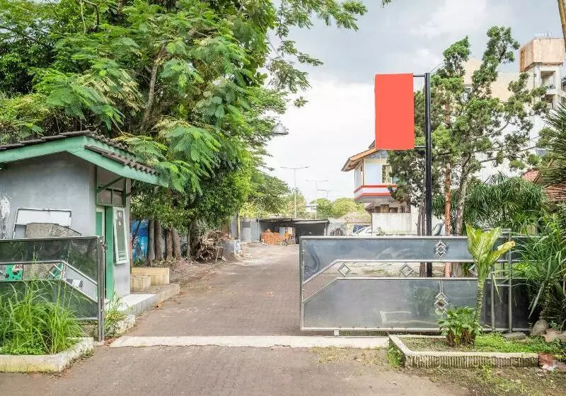 هاستل Oyo 1285 Wisma Marliando