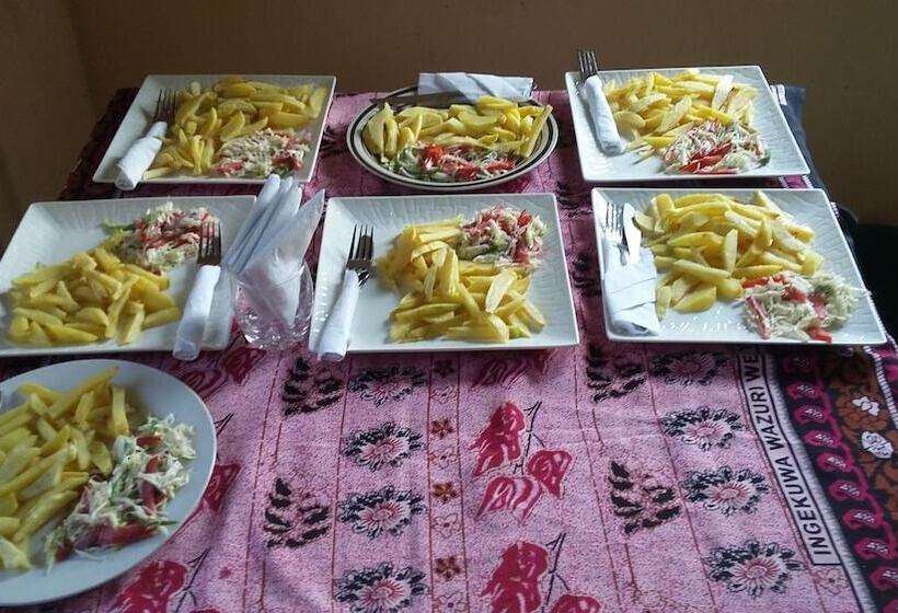 مبيت وإفطار Ukerewe Garden View Bungalow At Bwiru Village Homestay