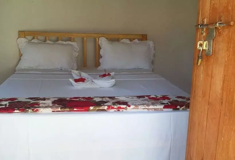 ベッドアンドブレックファースト Ukerewe Garden View Bungalow At Bwiru Village Homestay