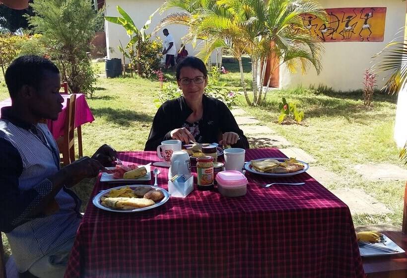 مبيت وإفطار Ukerewe Garden View Bungalow At Bwiru Village Homestay