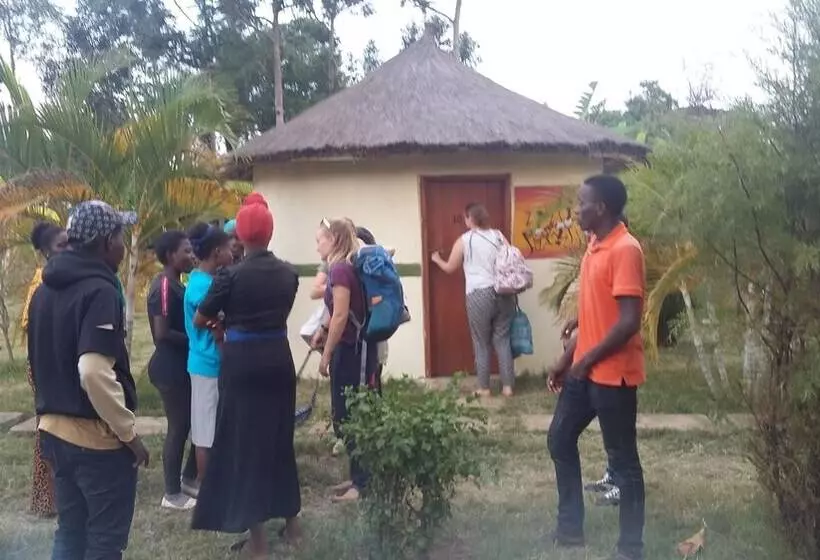 ベッドアンドブレックファースト Ukerewe Garden View Bungalow At Bwiru Village Homestay