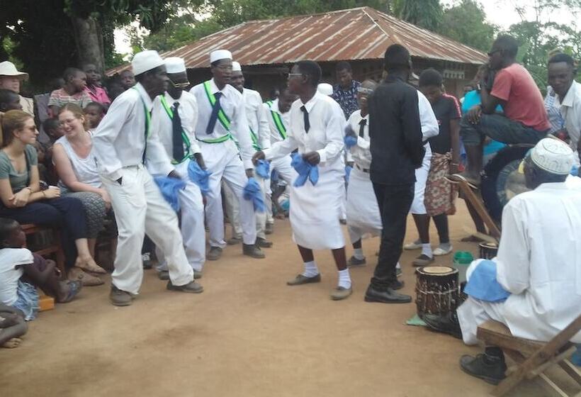 مبيت وإفطار Ukerewe Garden View Bungalow At Bwiru Village Homestay