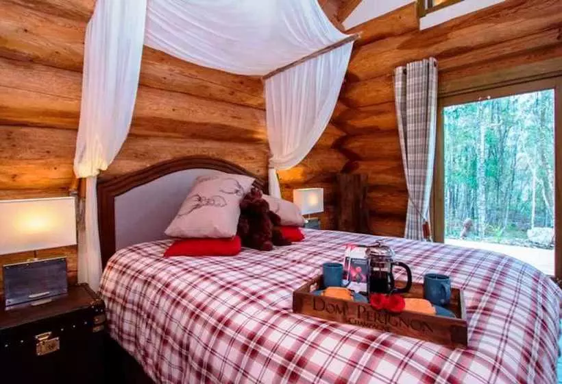 Caledonian Cabin + Hot Tub