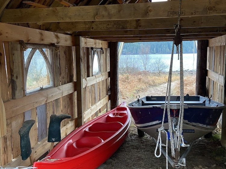 Caledonian Cabin + Hot Tub