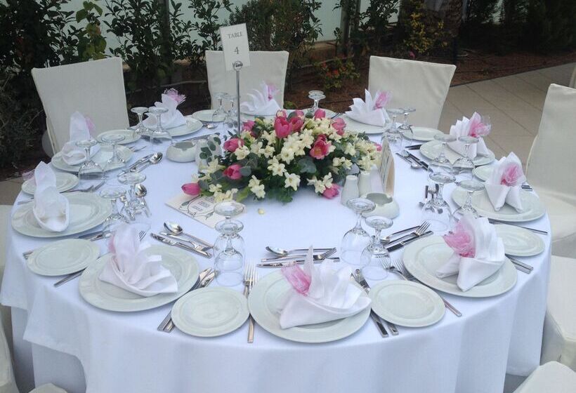 בית מלון כפרי Minos Ambassador   Adults Only