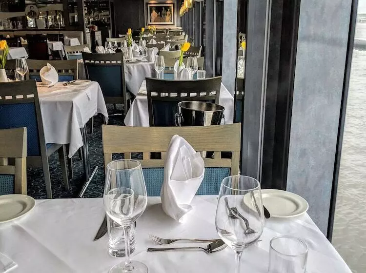 Hotelli Ms Select Bellejour   Neuss