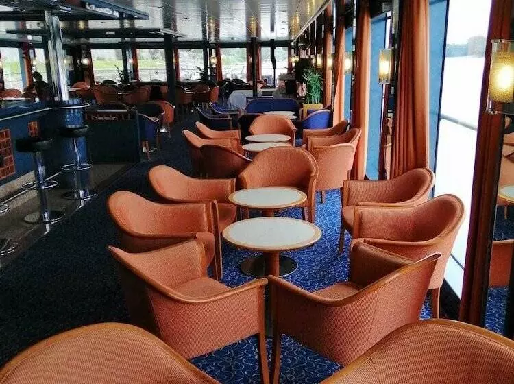 Hotelli Ms Select Bellejour   Neuss