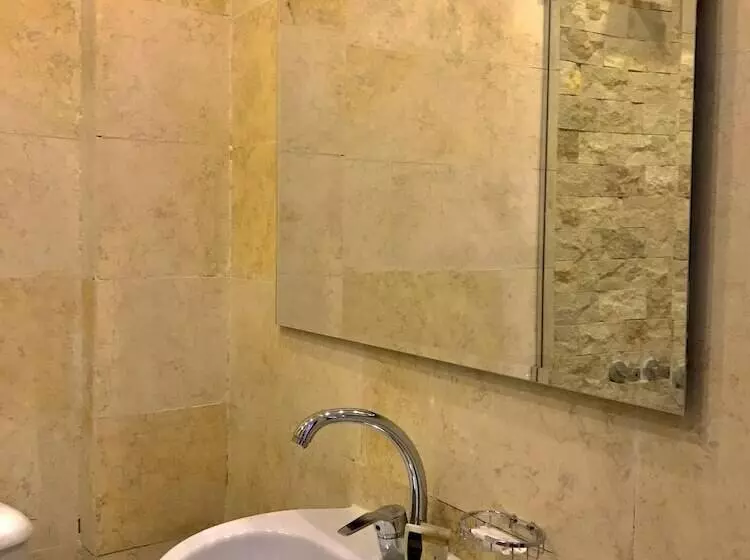 هتل Sahara Pyramids Inn